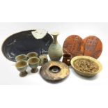 Studio pottery including Ken Isherwood 'Spaghetti Bowl' D24cm