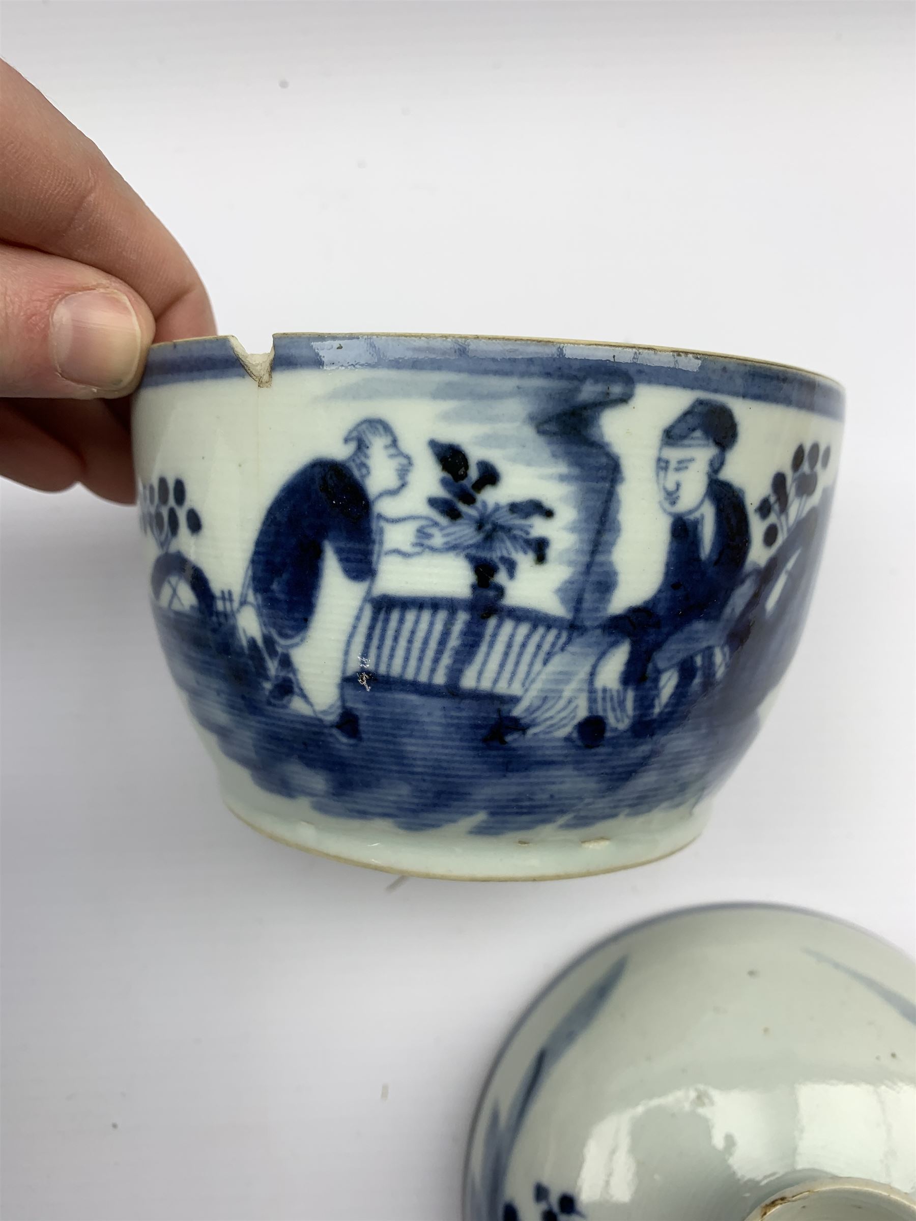 18th/ 19th century Chinese porcelain blue and white jar and cover decorated with figures H14cm - Image 5 of 5