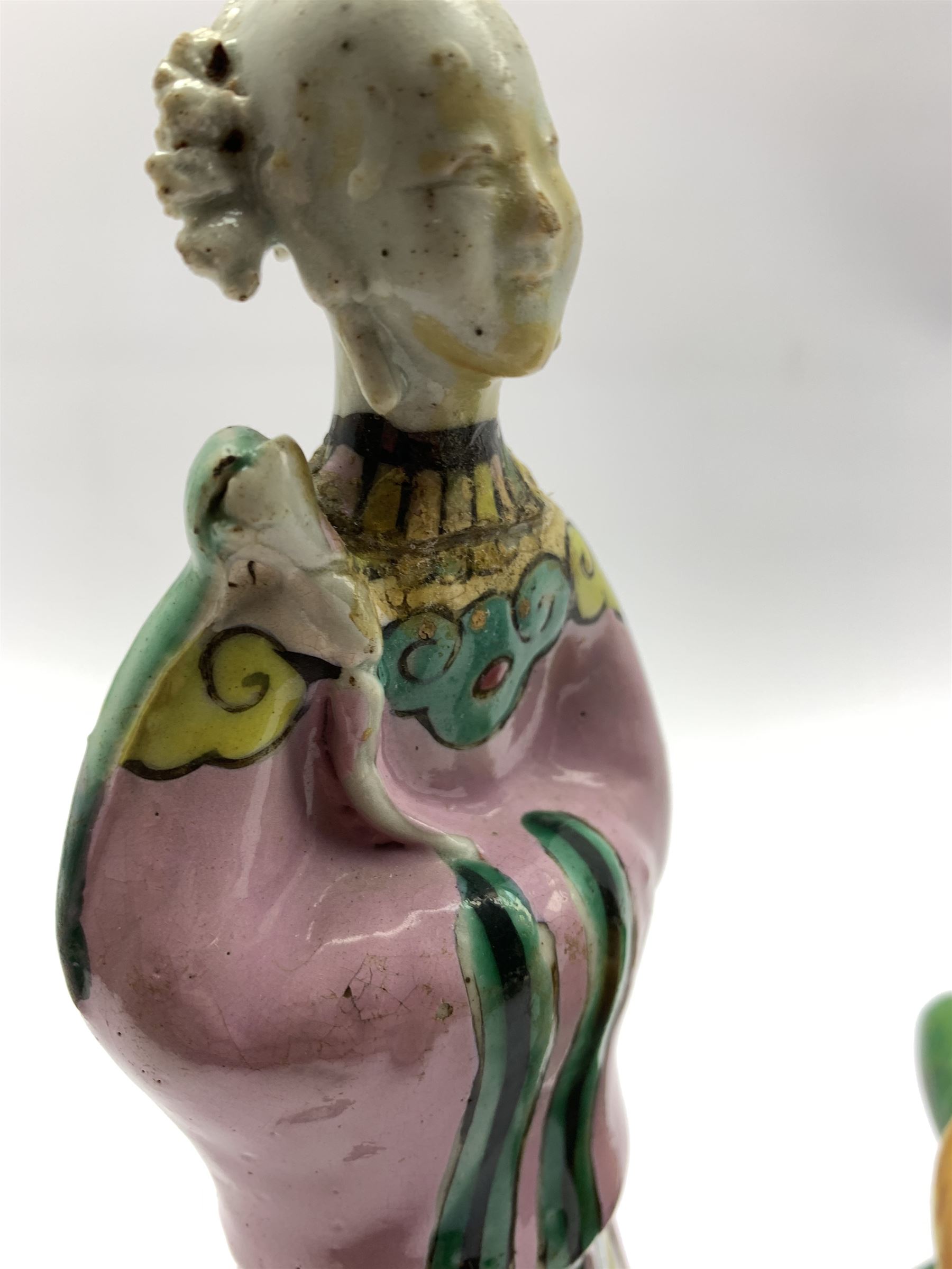 Chinese Sancai glazed figure depicting Guanyin H24.5cm together with a Chinese Famille-Rose figure o - Image 3 of 5