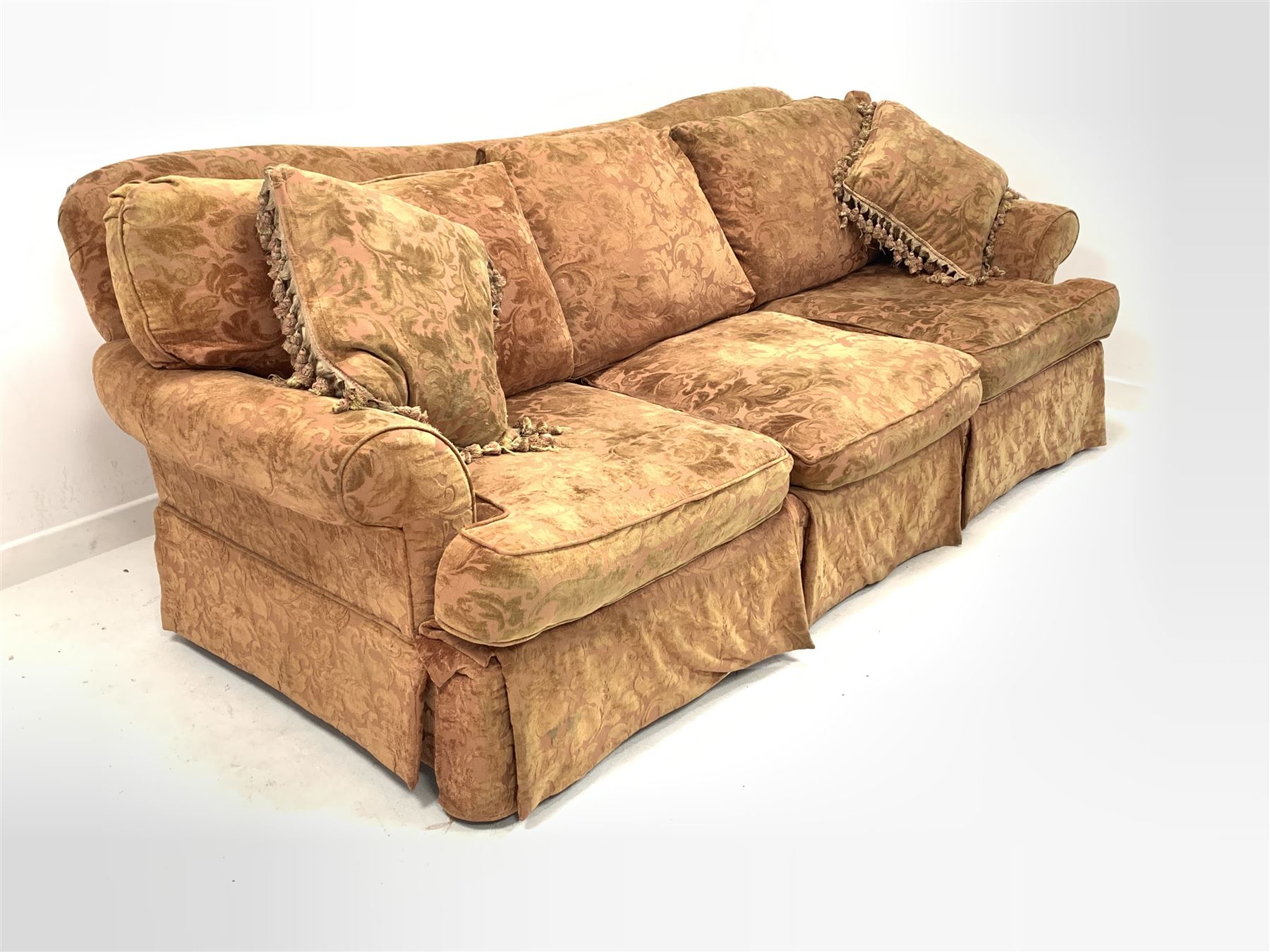 Large country house three seat sofa - Image 2 of 2