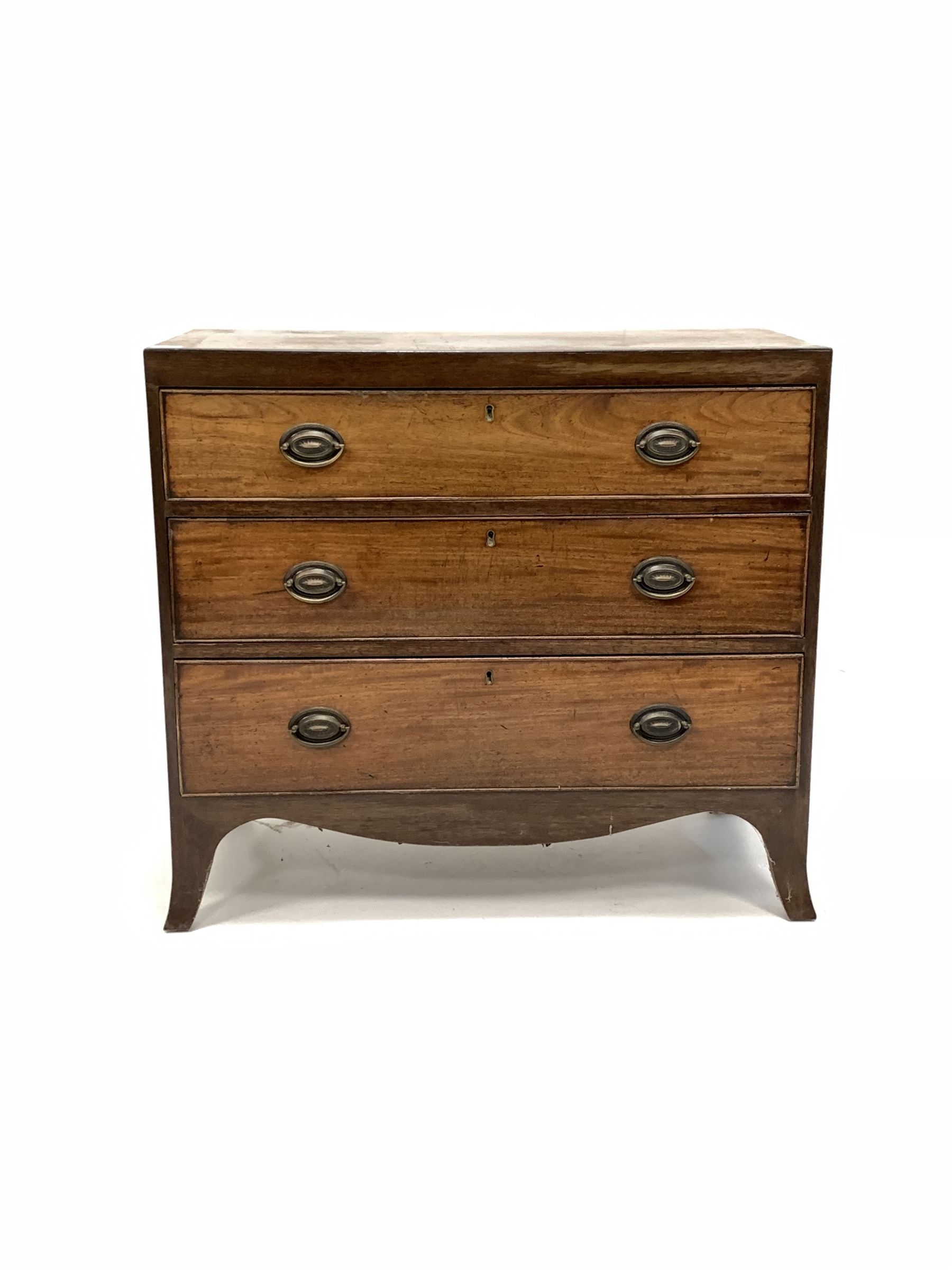 Small George III mahogany chest - Image 2 of 4