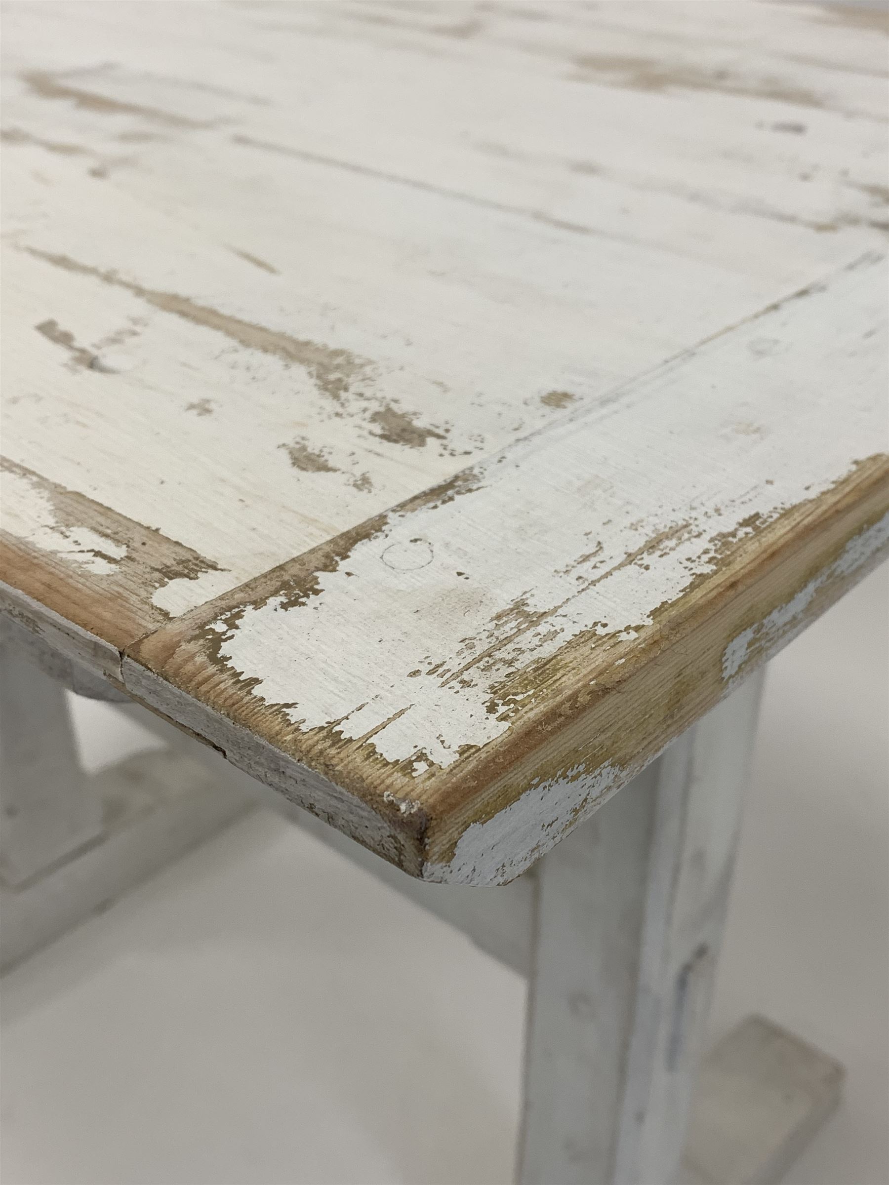 20th century Arts and Crafts style white painted pine table - Image 2 of 2