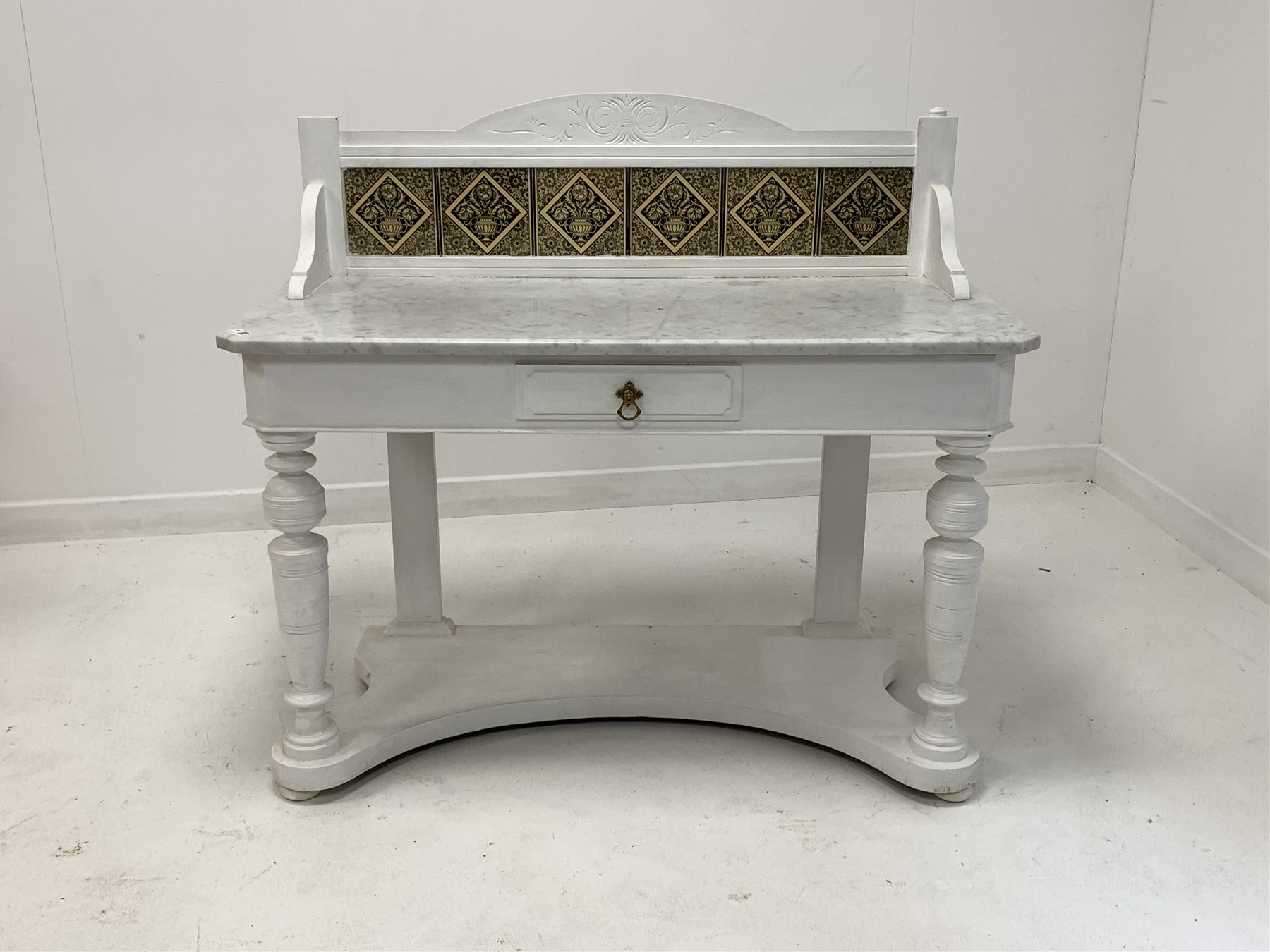 Victorian painted pine washstand - Image 2 of 3