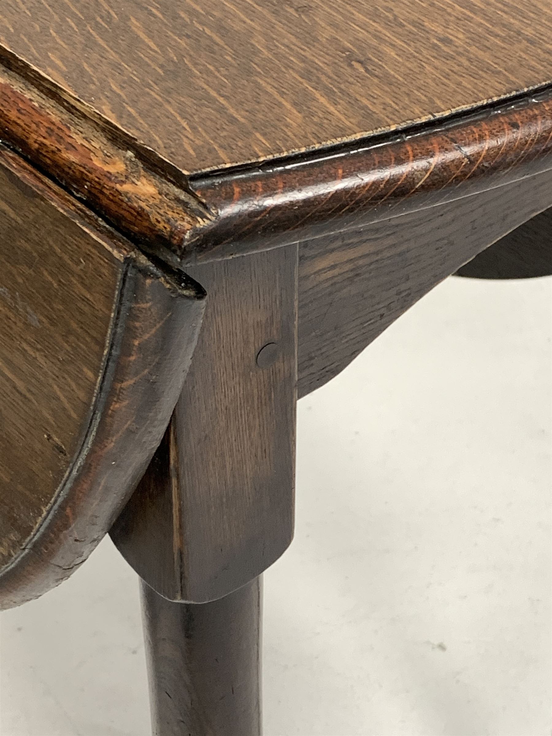 Early 20th century George II style oak gateleg drop leaf table - Image 3 of 3