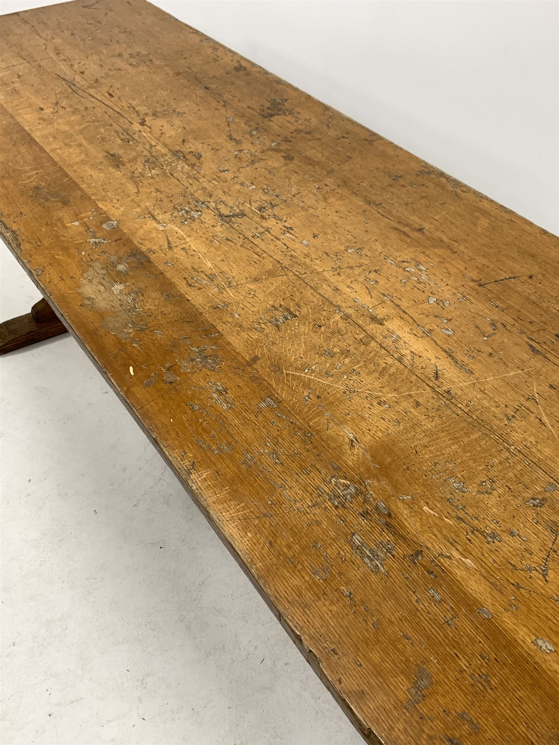 Early 20th century oak dining table - Image 3 of 3