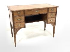 Early 20th century Arts and Crafts period mahogany writing table