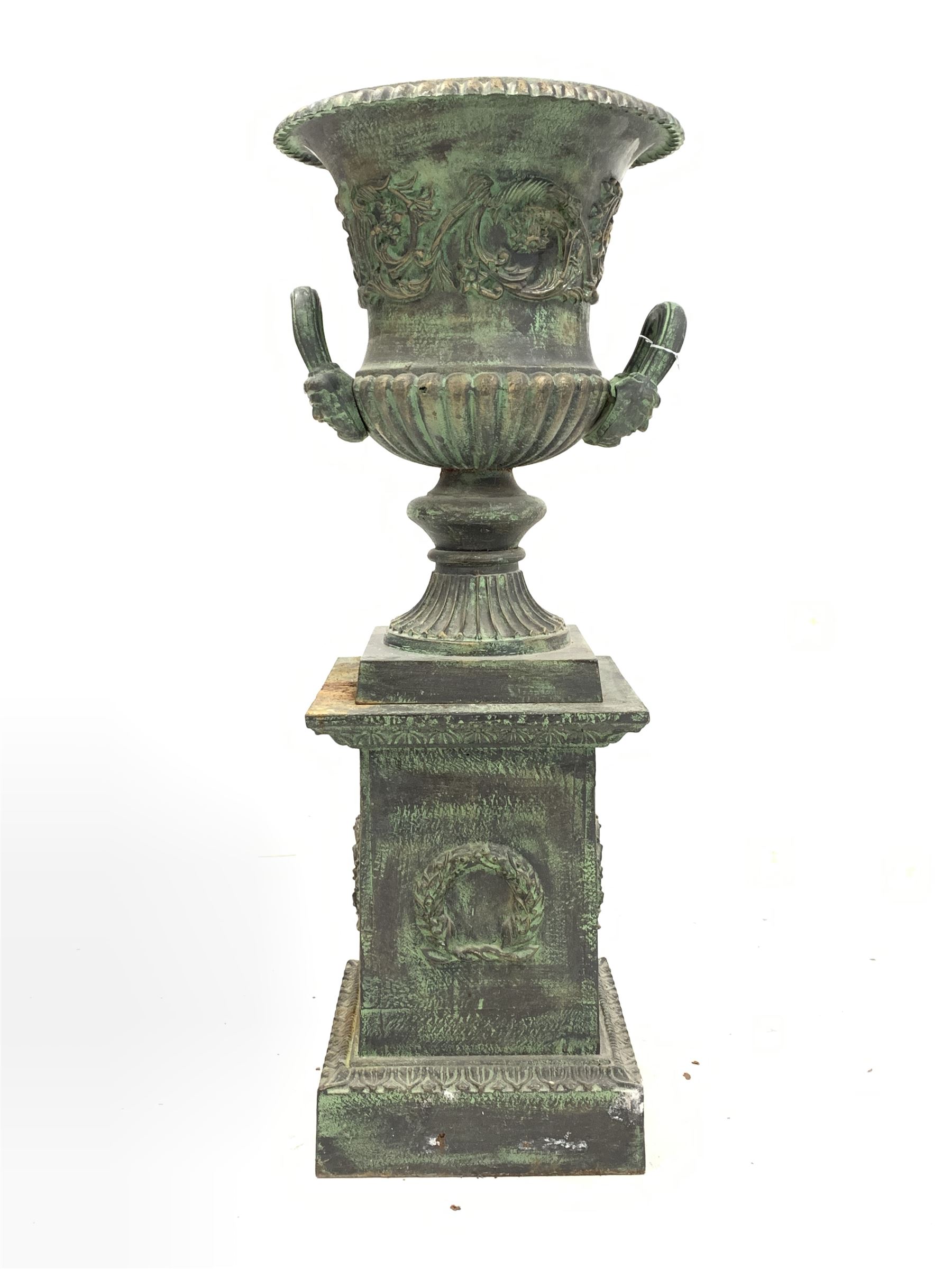 Classical design cast iron urn