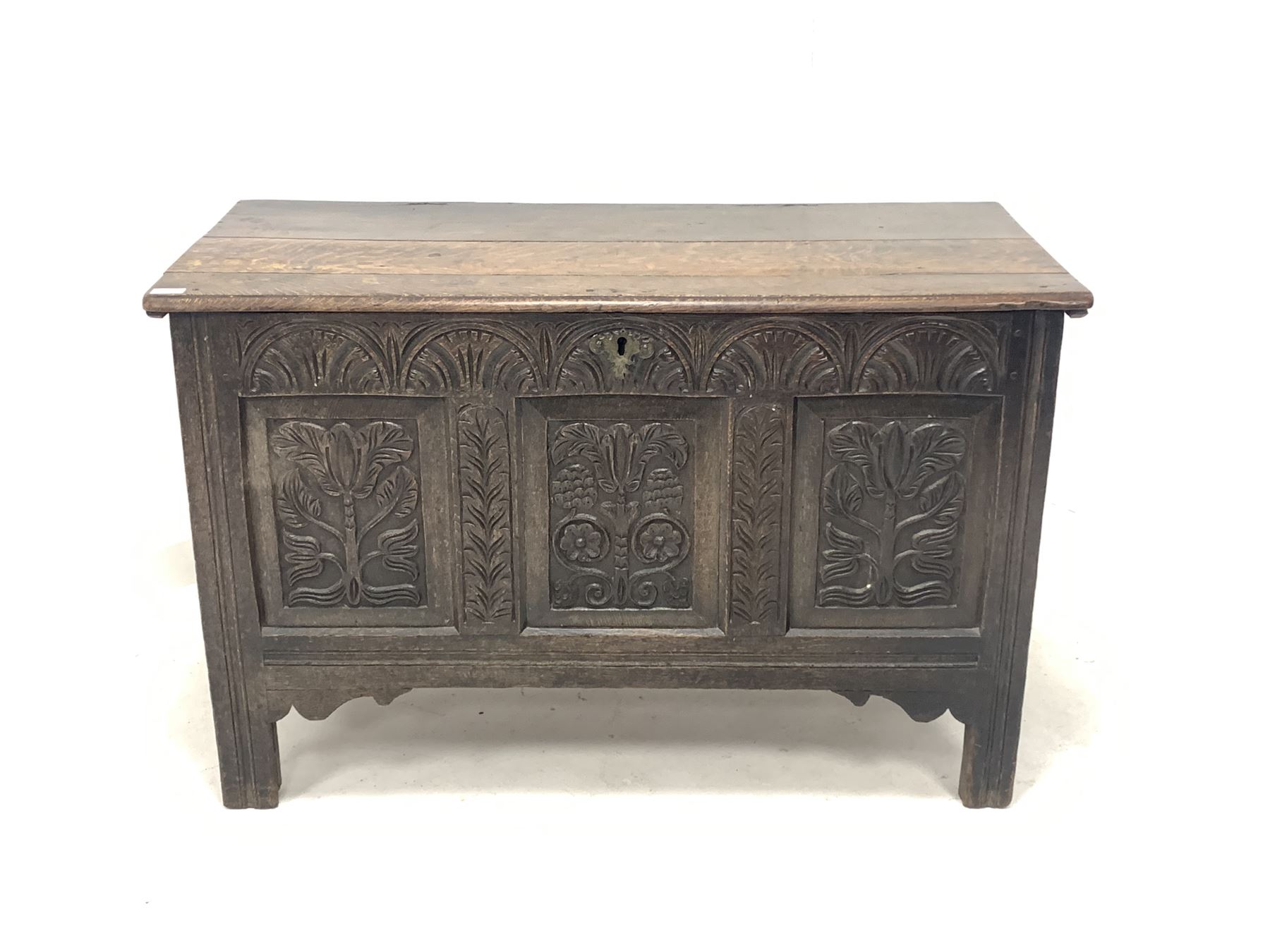 18th century oak coffer - Image 2 of 3