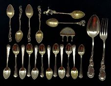 Set of twelve German 800 standard silver coffee spoons initialled 'R'