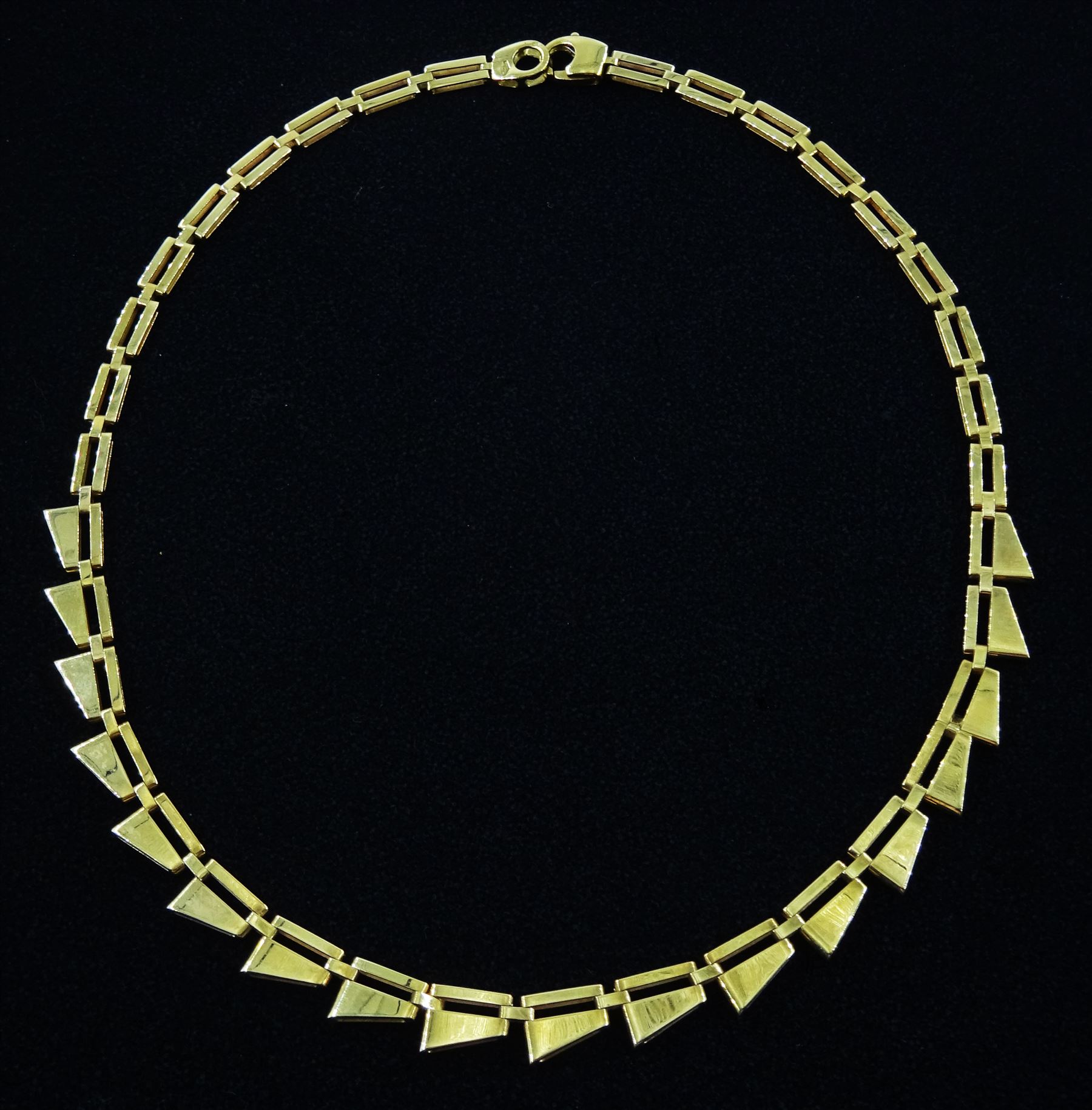 9ct gold abstract design link necklace