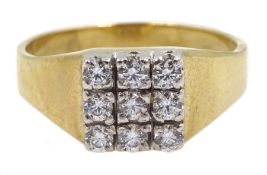 9ct gold cubic zirconia gentleman's ring