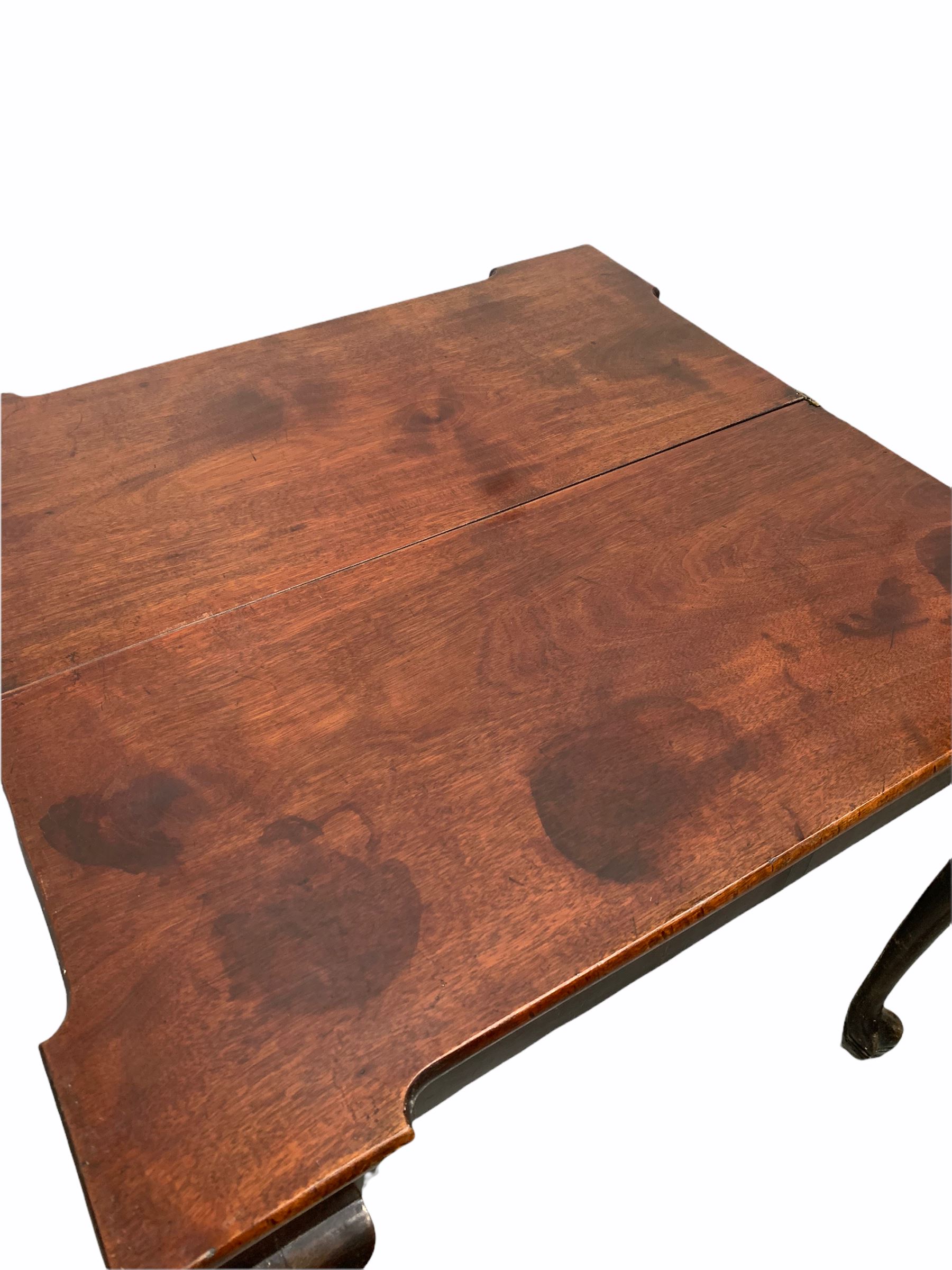 George II mahogany fold over tea table - Image 6 of 10