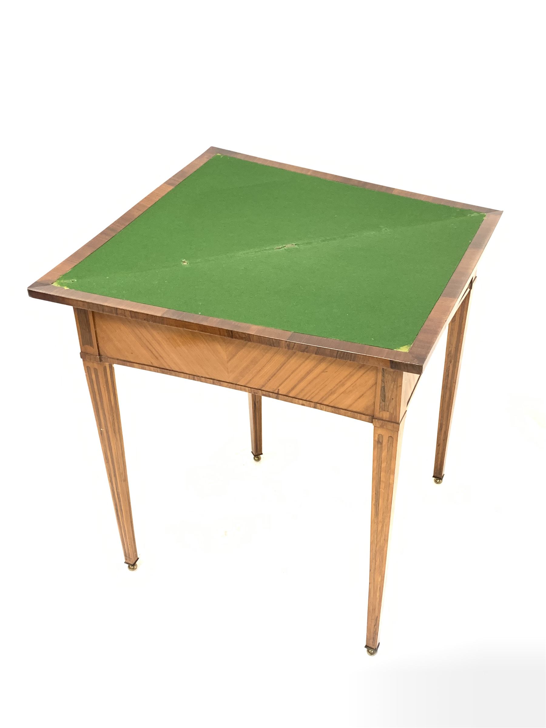Crossbanded satinwood card table of triangular form with baize lined interior on square tapering sup - Image 4 of 6