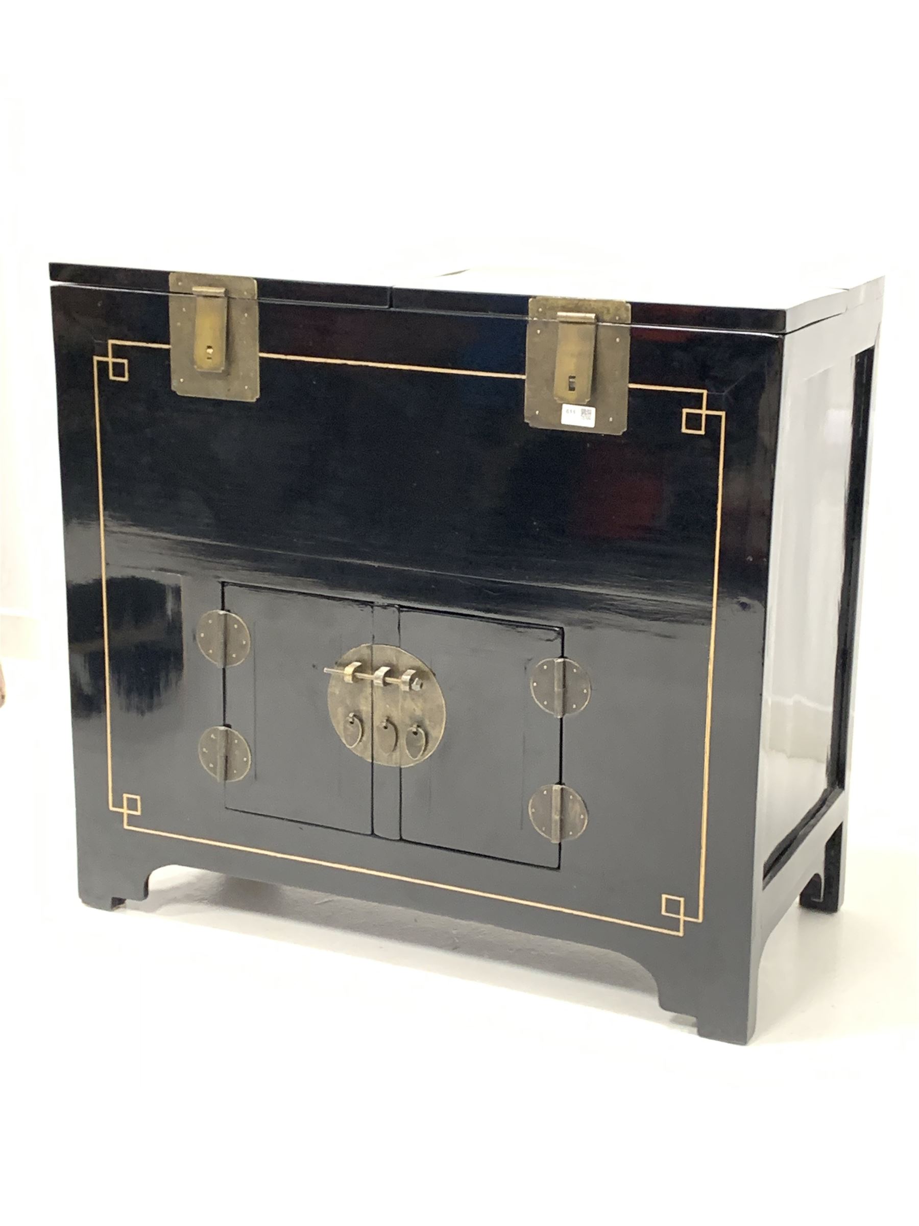 Chinese black lacquer low cabinet - Image 2 of 5