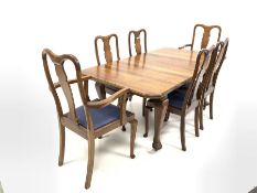 Early 20th century oak extending dining table