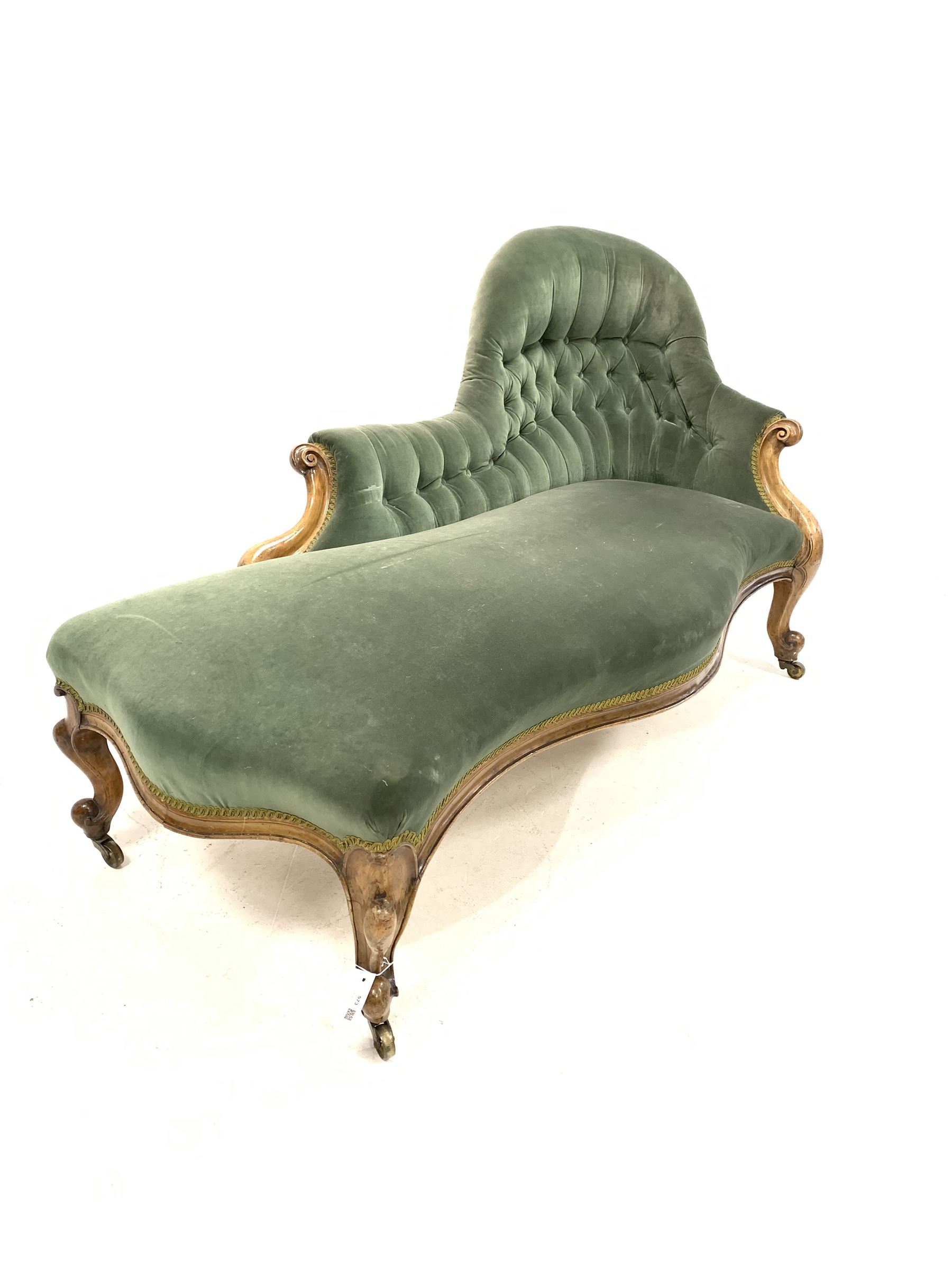 Victorian walnut framed serpentine chaise longue - Image 2 of 3