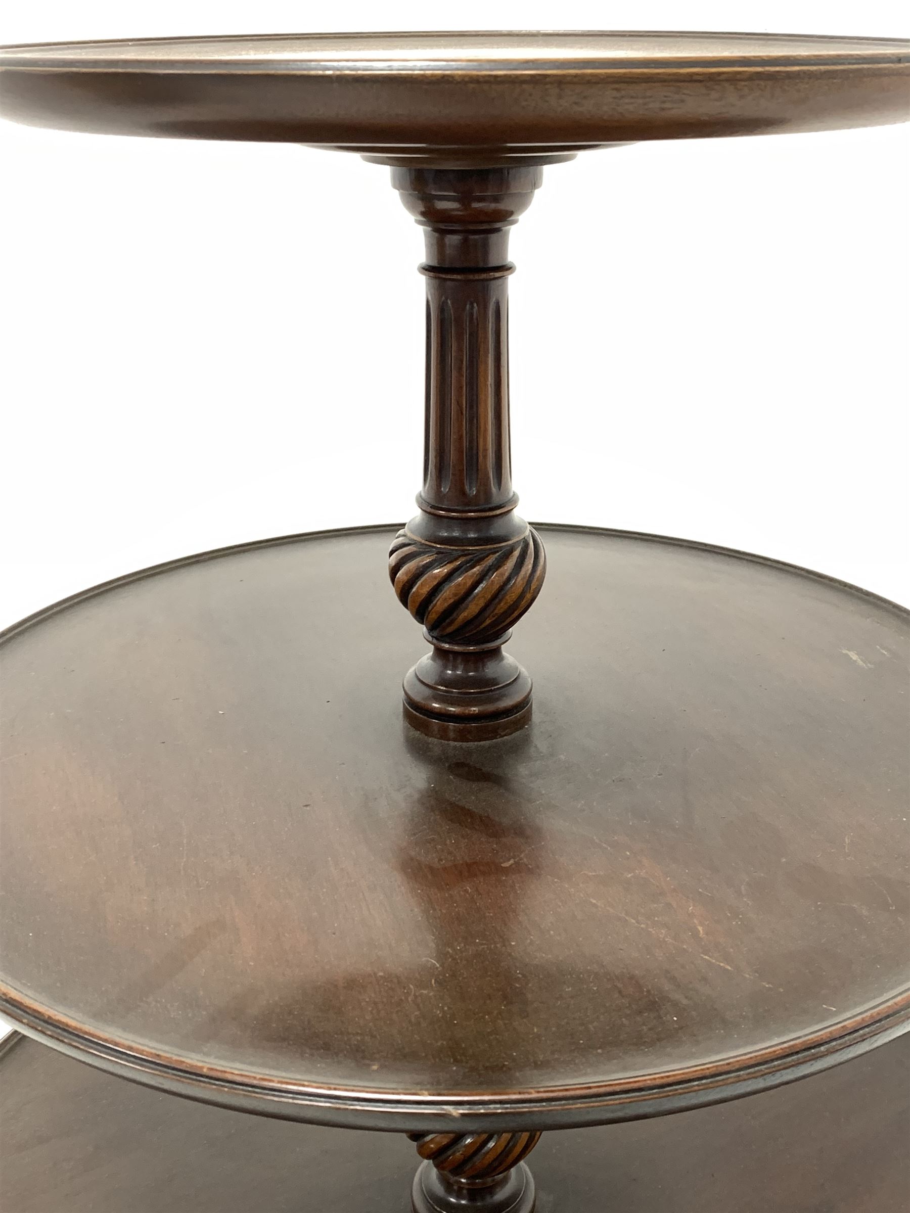 Early 20th century mahogany three tier dumb waiter - Image 2 of 3