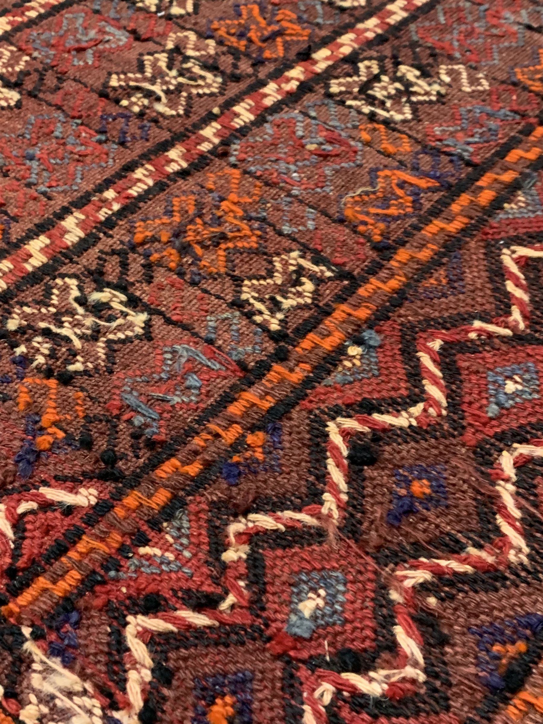 Persian Sumak Kilim flatweave ground rug - Image 3 of 3