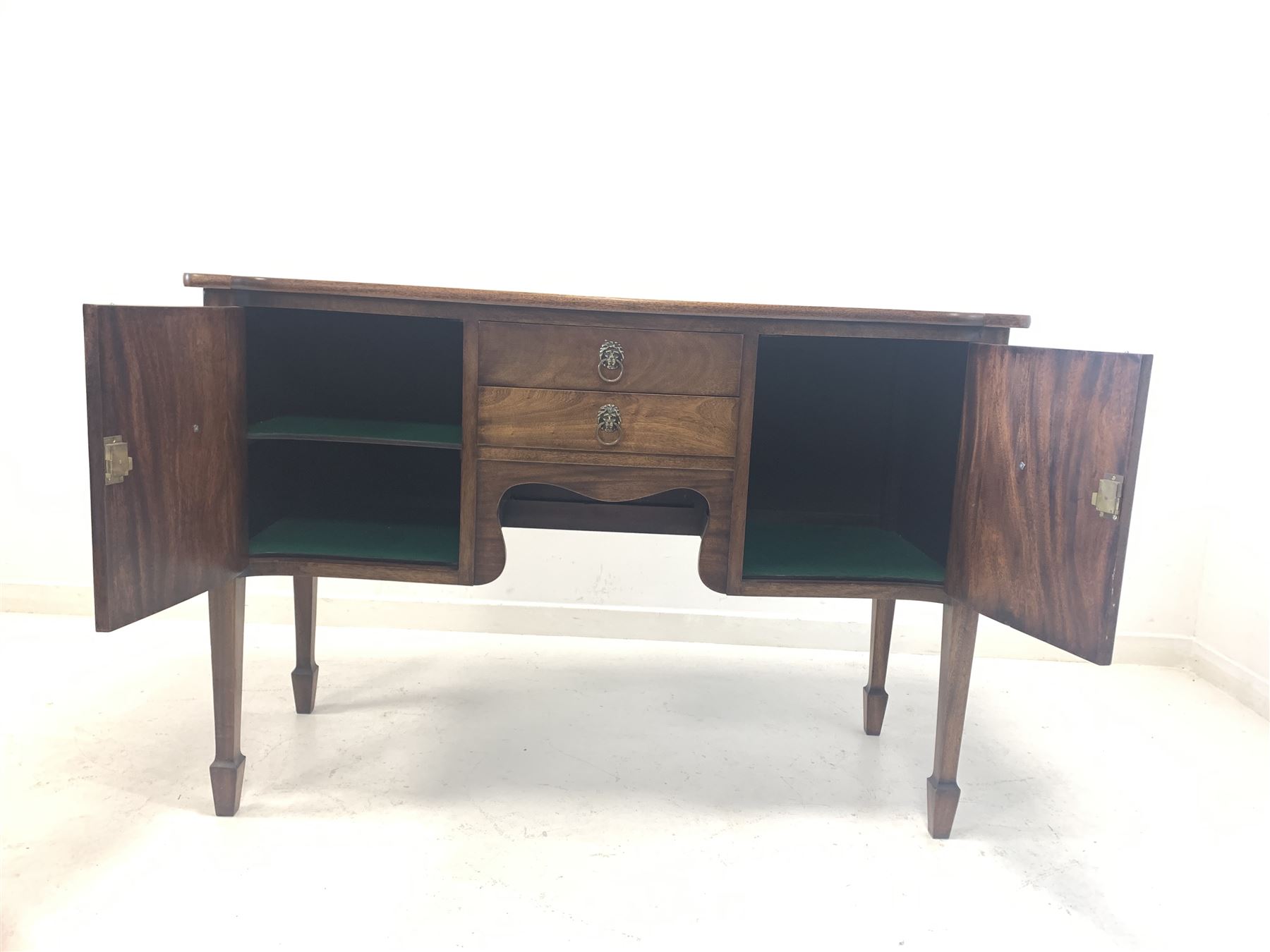 Regency design mahogany serpentine front sideboard - Image 3 of 3