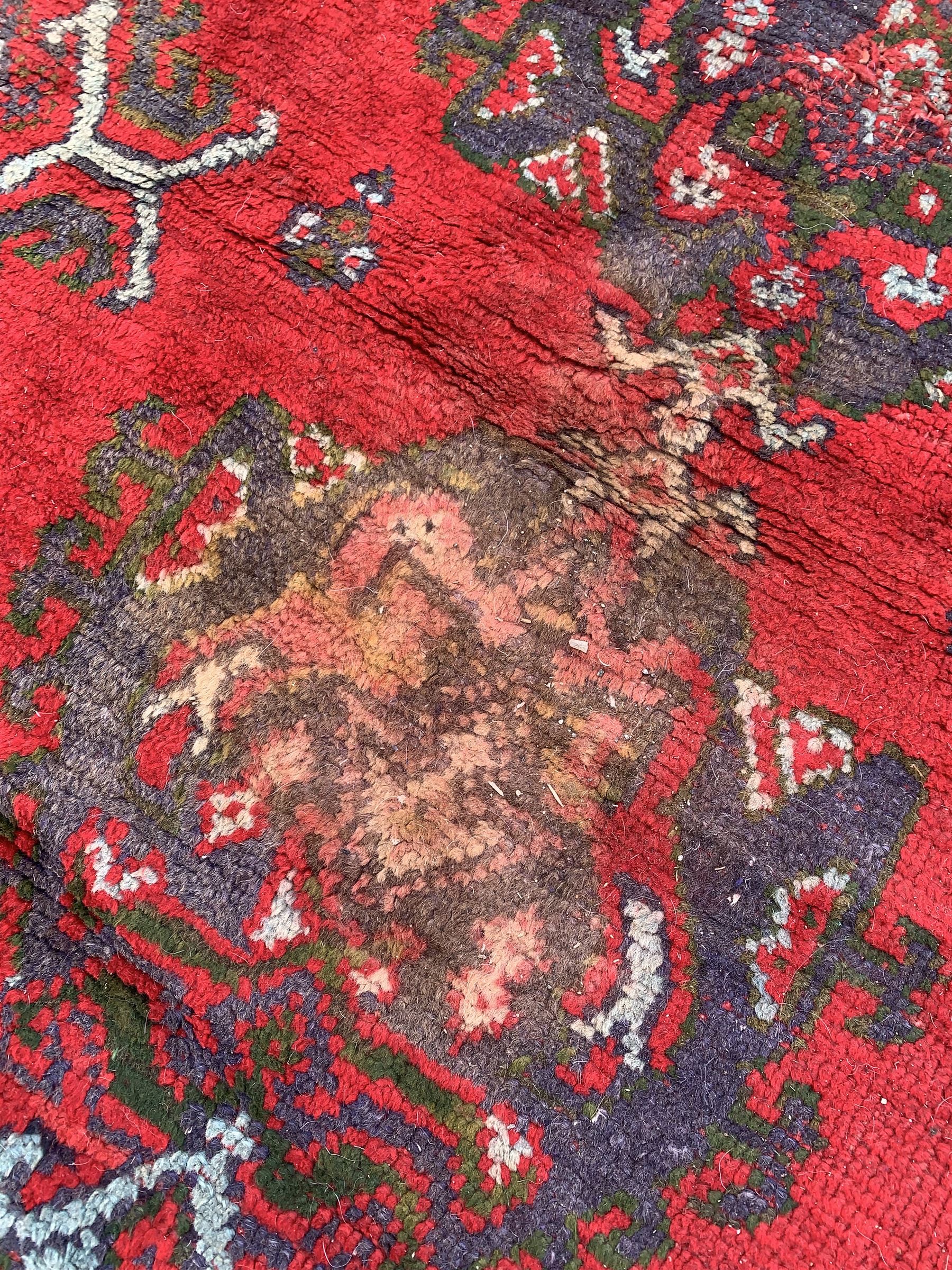 Large Red Ground Turkey carpet - Image 7 of 7