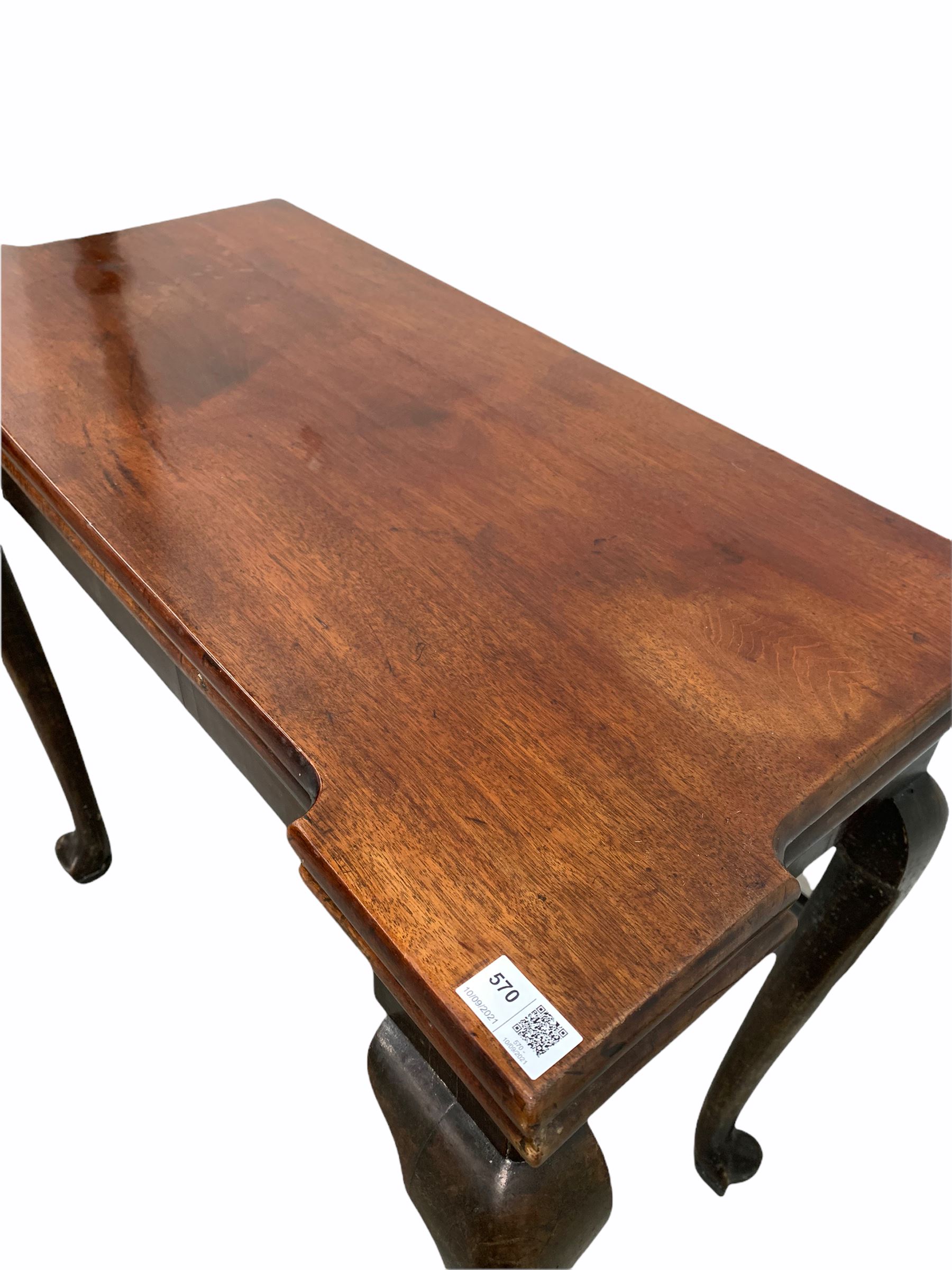 George II mahogany fold over tea table - Image 8 of 10