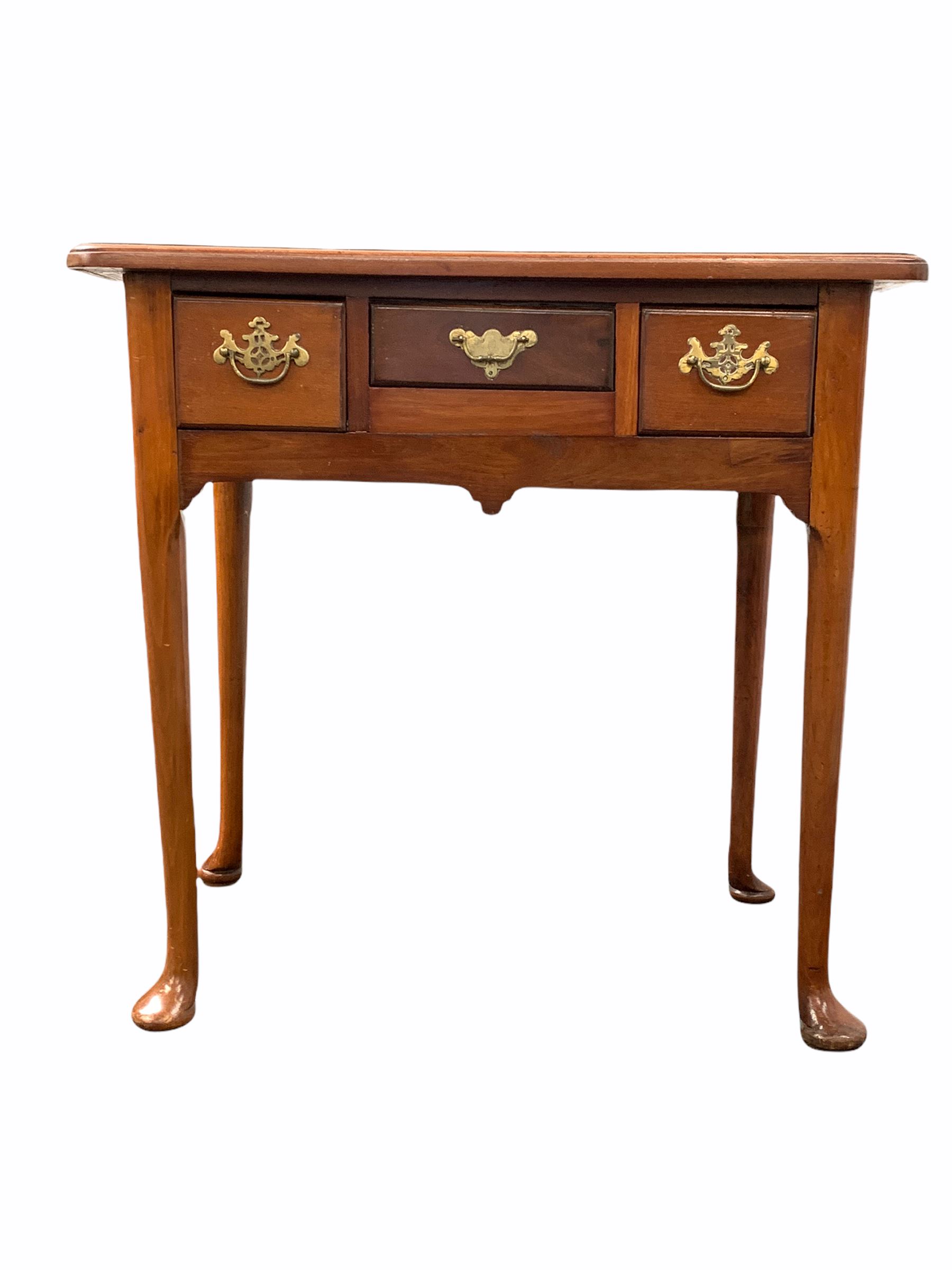 George III mahogany lowboy - Image 2 of 4