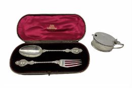 Late Victorian silver christening spoon and fork with cherubic mask finials London1895/6 in Goldsmit