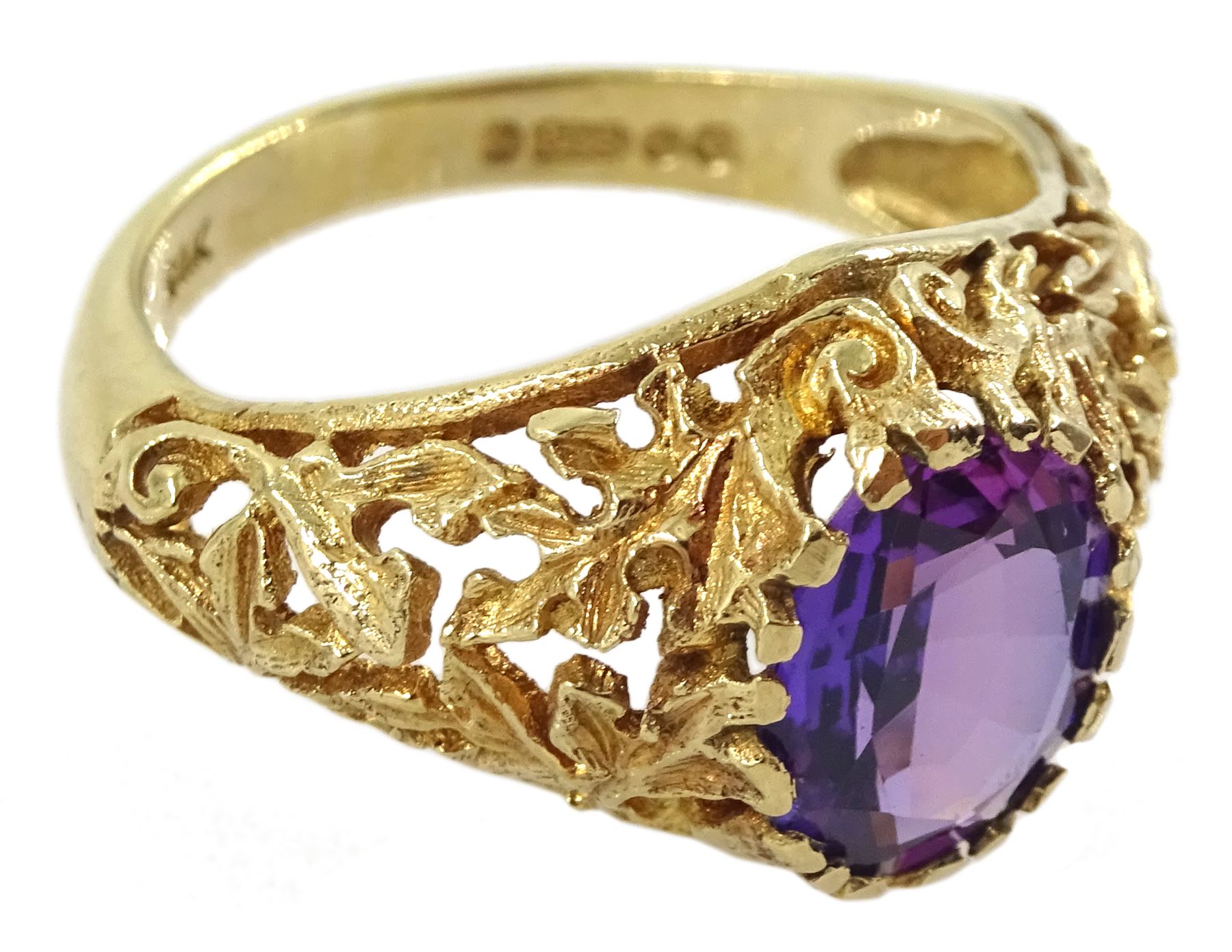 9ct gold single stone oval amethyst ring - Image 2 of 3