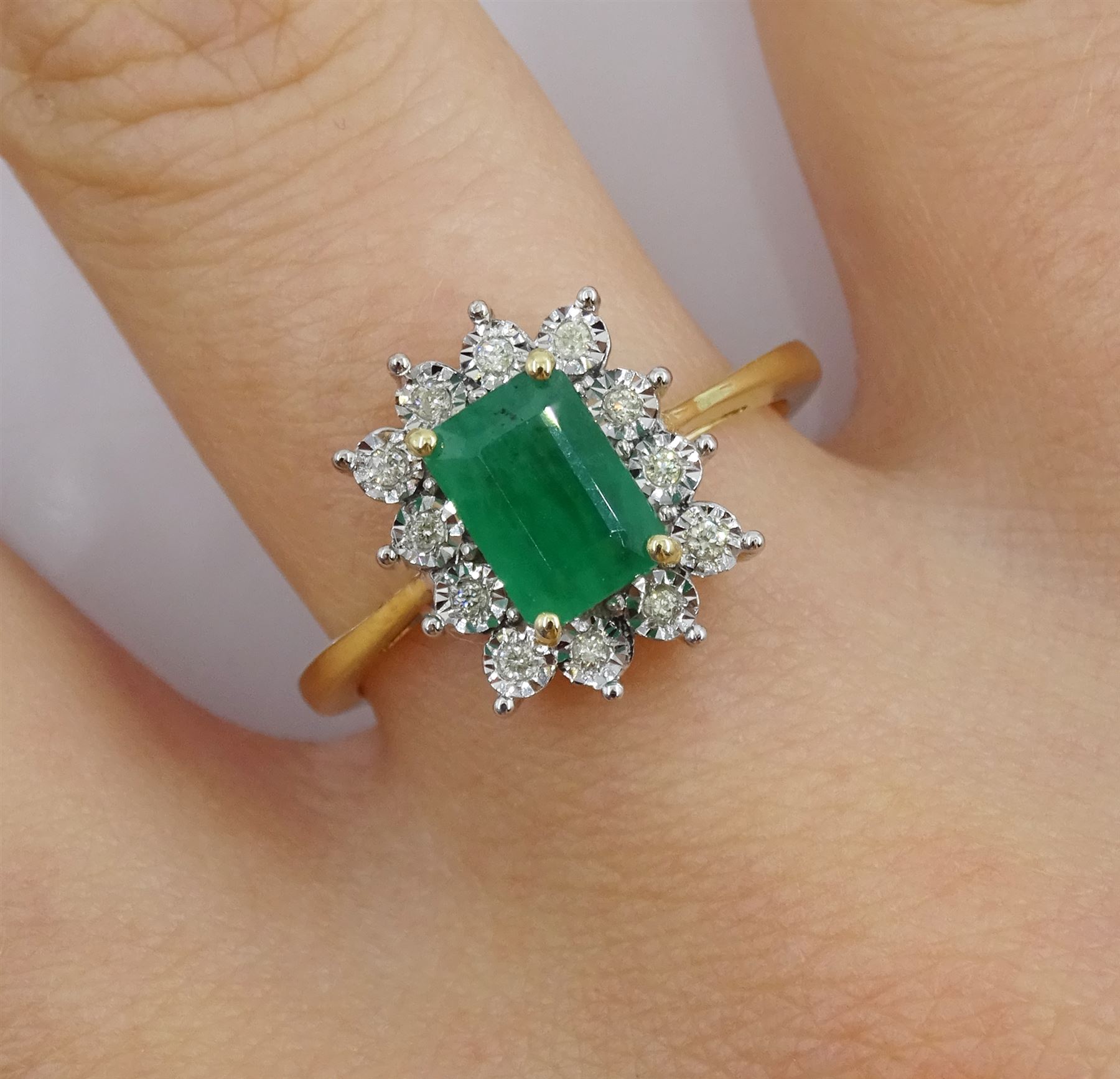9ct gold emerald and round brilliant cut diamond cluster ring - Image 2 of 4
