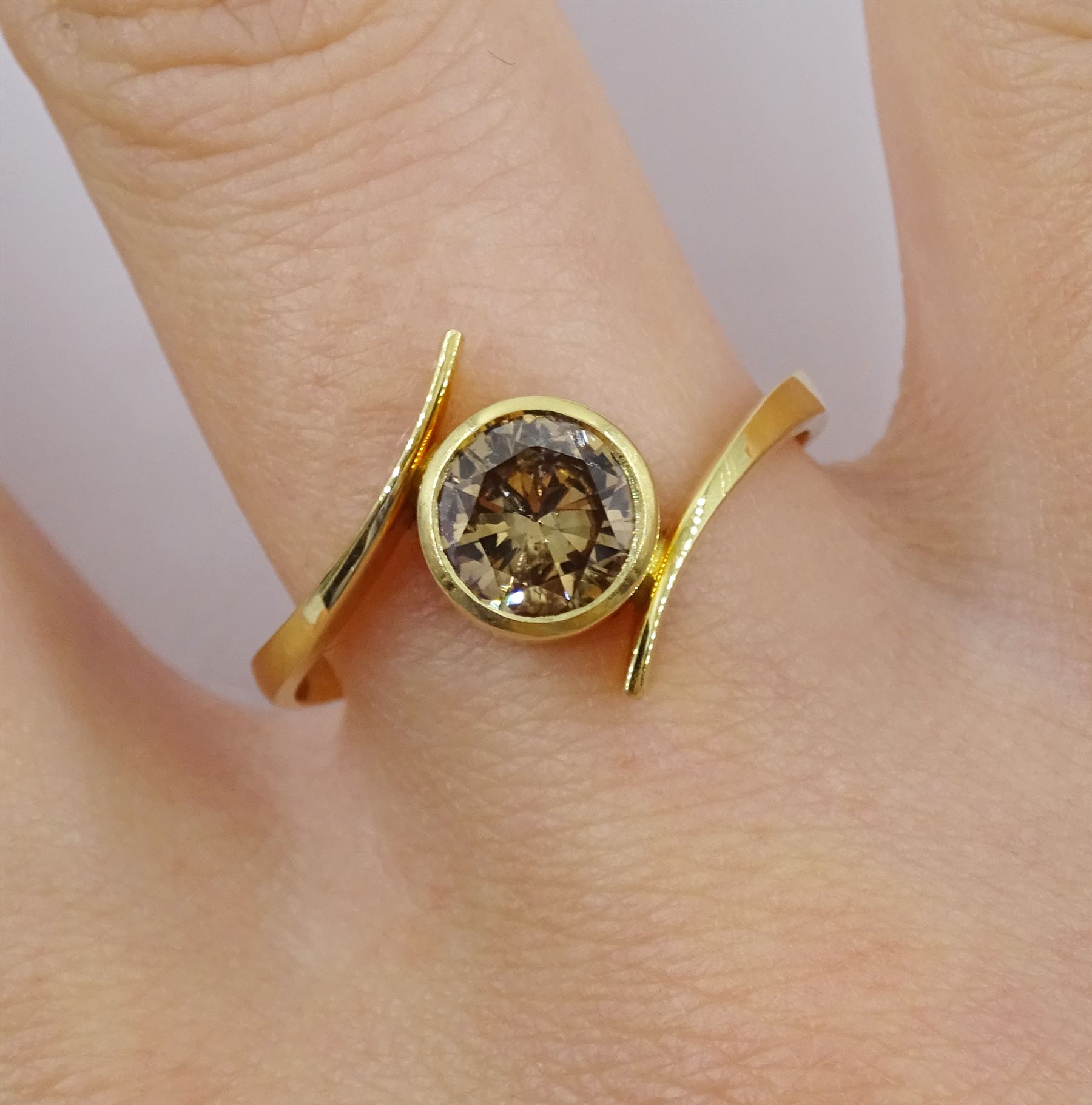 18ct gold fancy champagne colour diamond bezel set ring - Image 2 of 4