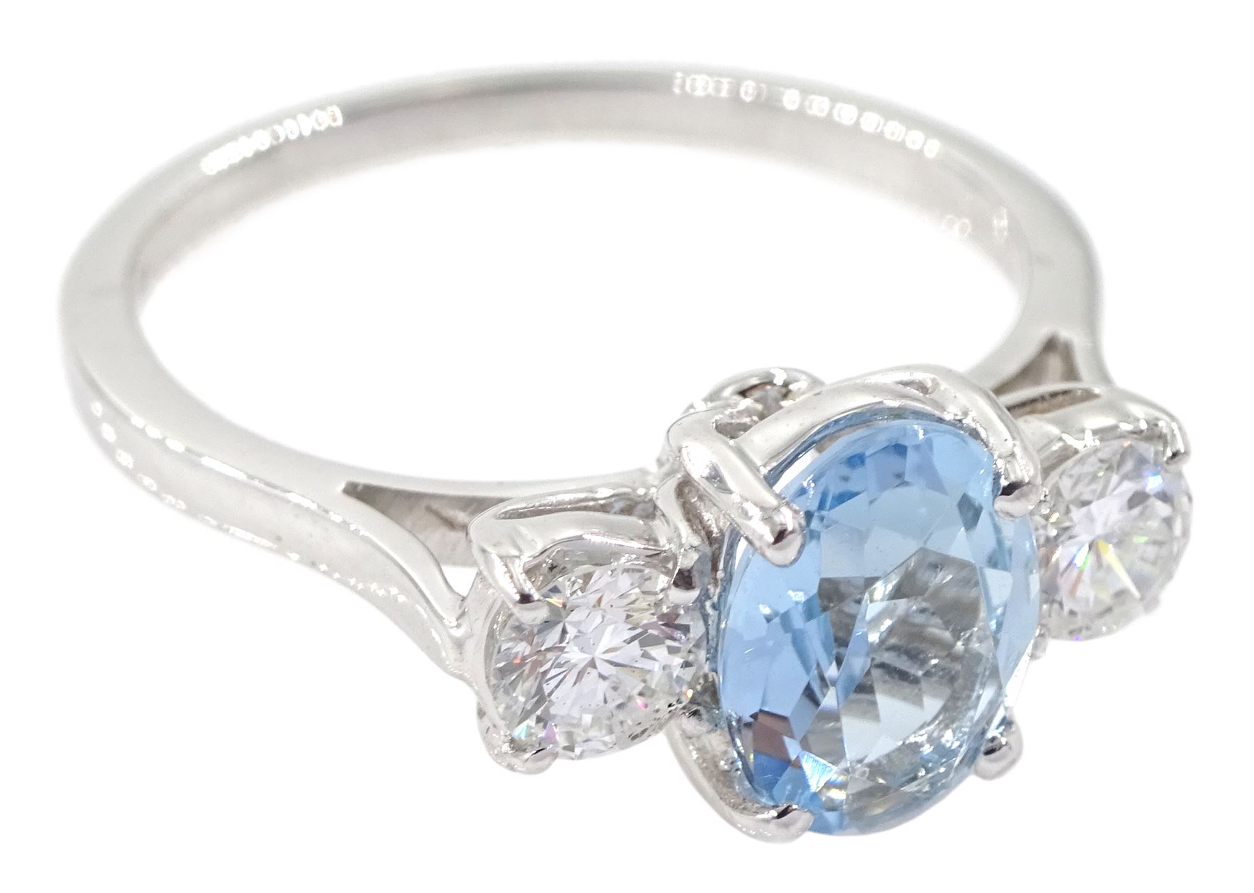 18ct white gold three stone oval aquamarine and round brilliant cut diamond ring - Image 3 of 4