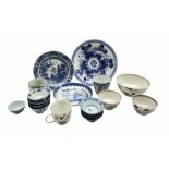 Chinese porcelain to include a Kraak type tea bowl