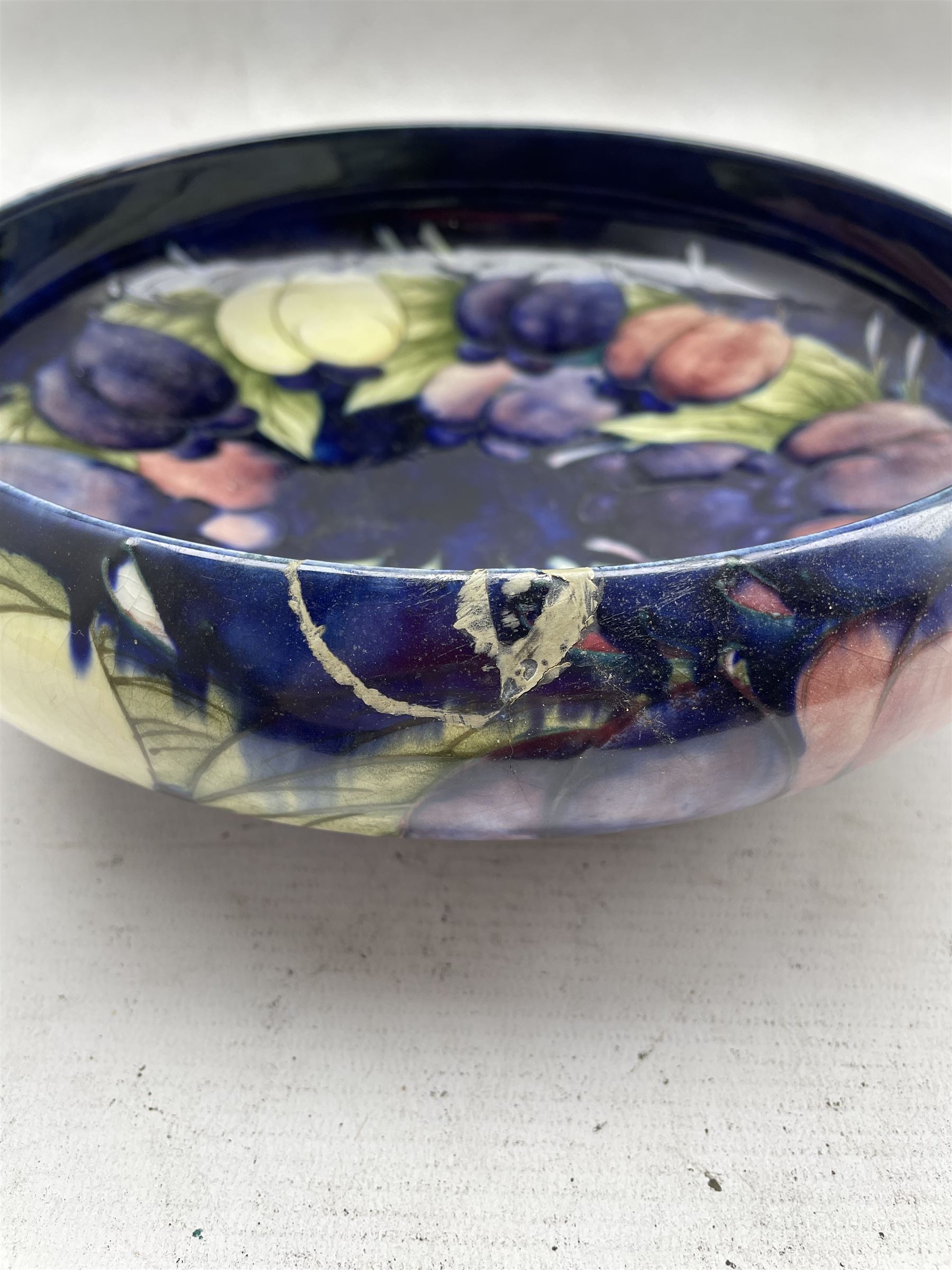 Moorcroft circular bowl decorated with the wisteria and plum pattern - Image 3 of 4