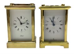 An English contemporary eight-day timepiece carriage clock with an eleven jewelled movement and leve