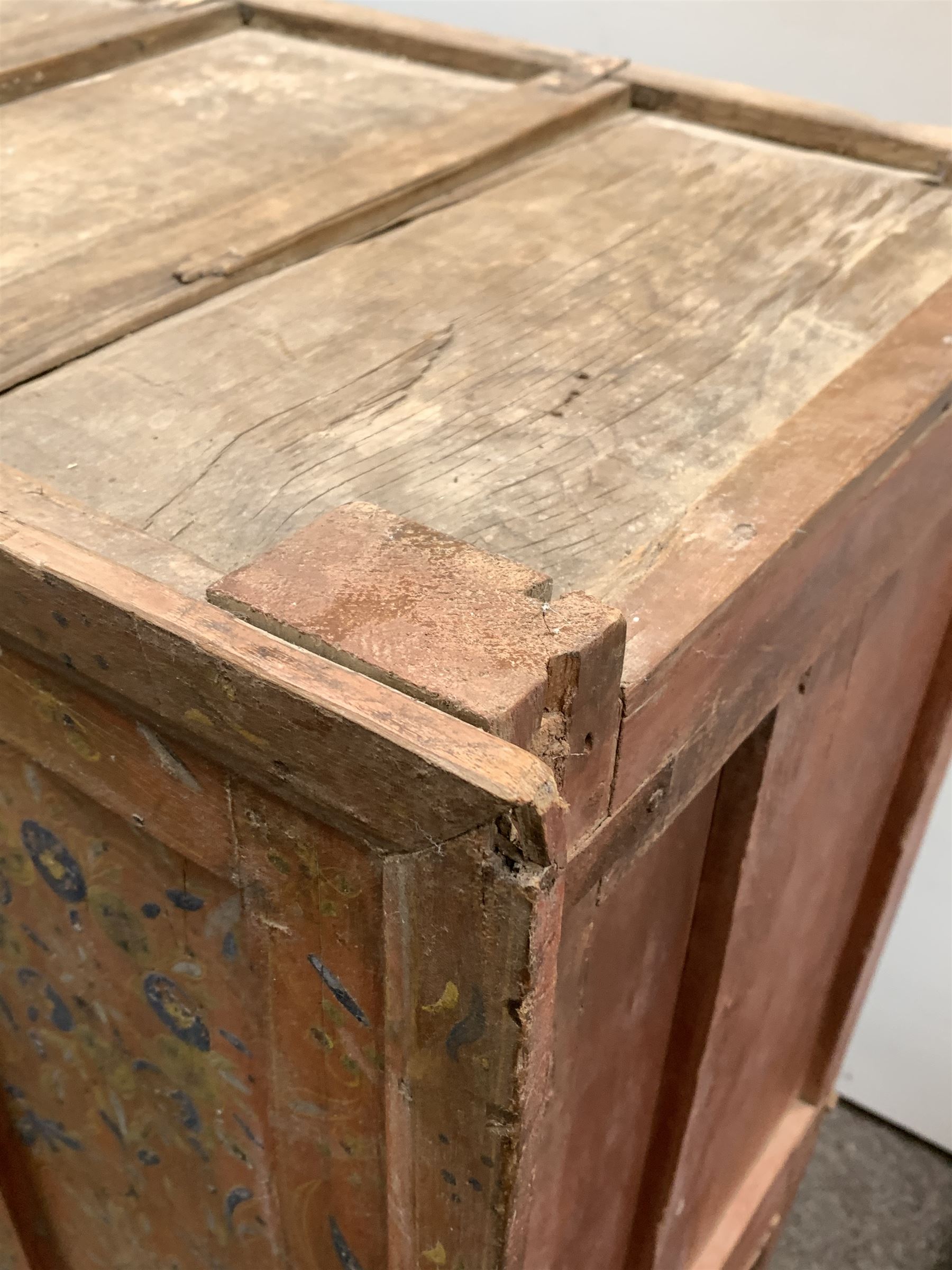 Indian hardwood hutch painted with all over interlaced floral design - Image 3 of 4