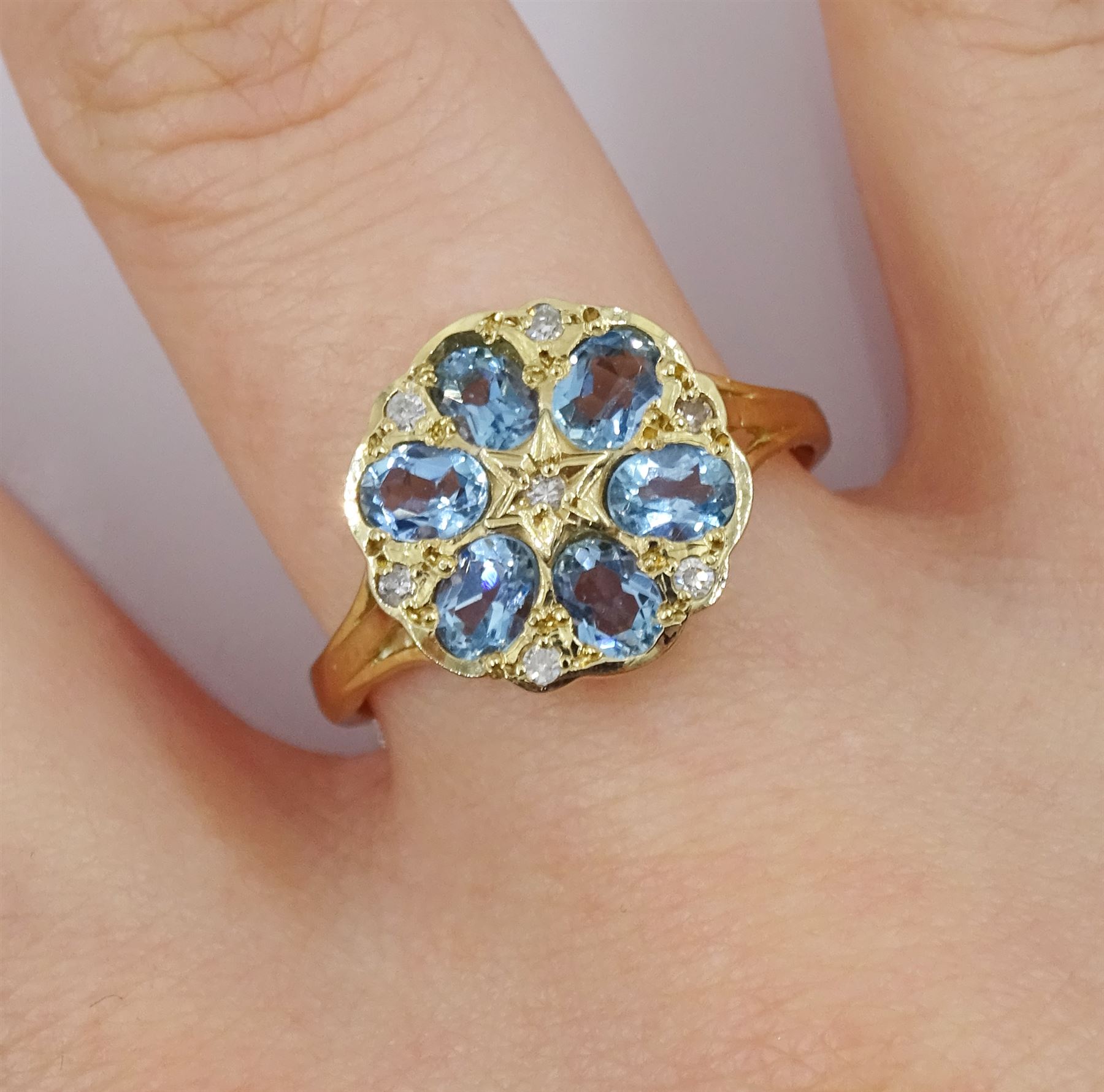 9ct gold aquamarine and diamond cluster ring - Image 2 of 4