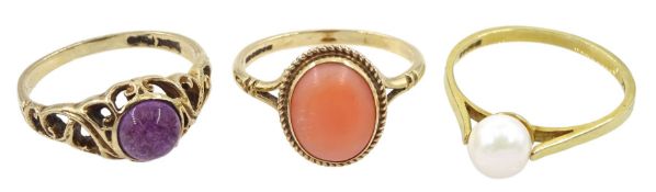 Gold single stone coral ring