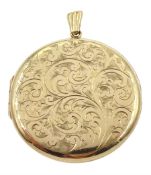 9ct gold circular hinged locket