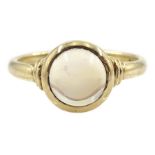 9ct gold single stone circular moonstone ring