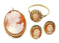 Gold cameo brooch