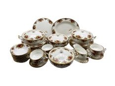 Royal Albert 'Old Country Roses' dinner service comprising eighteen dinner plates