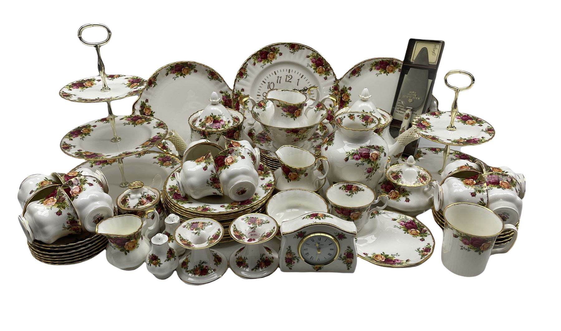 Royal Albert 'Old Country Roses' tea service comprising twelve teacups & saucers