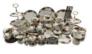 Royal Albert 'Old Country Roses' tea service comprising twelve teacups & saucers