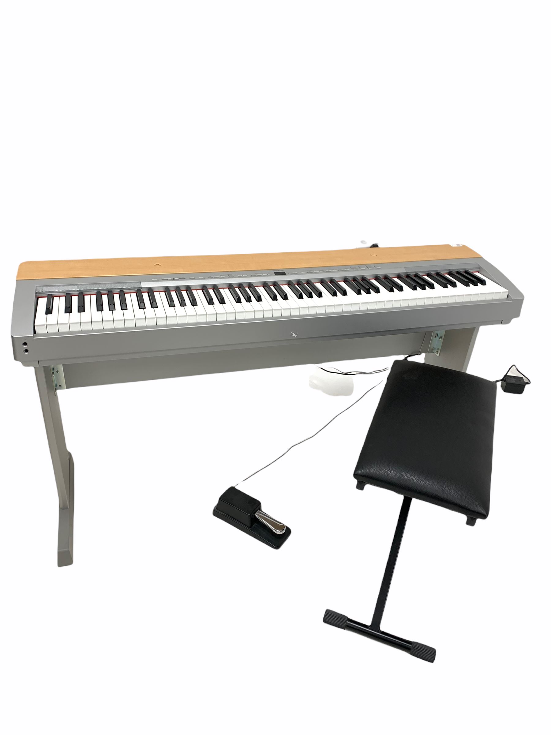 Yamaha P1-40 electric piano