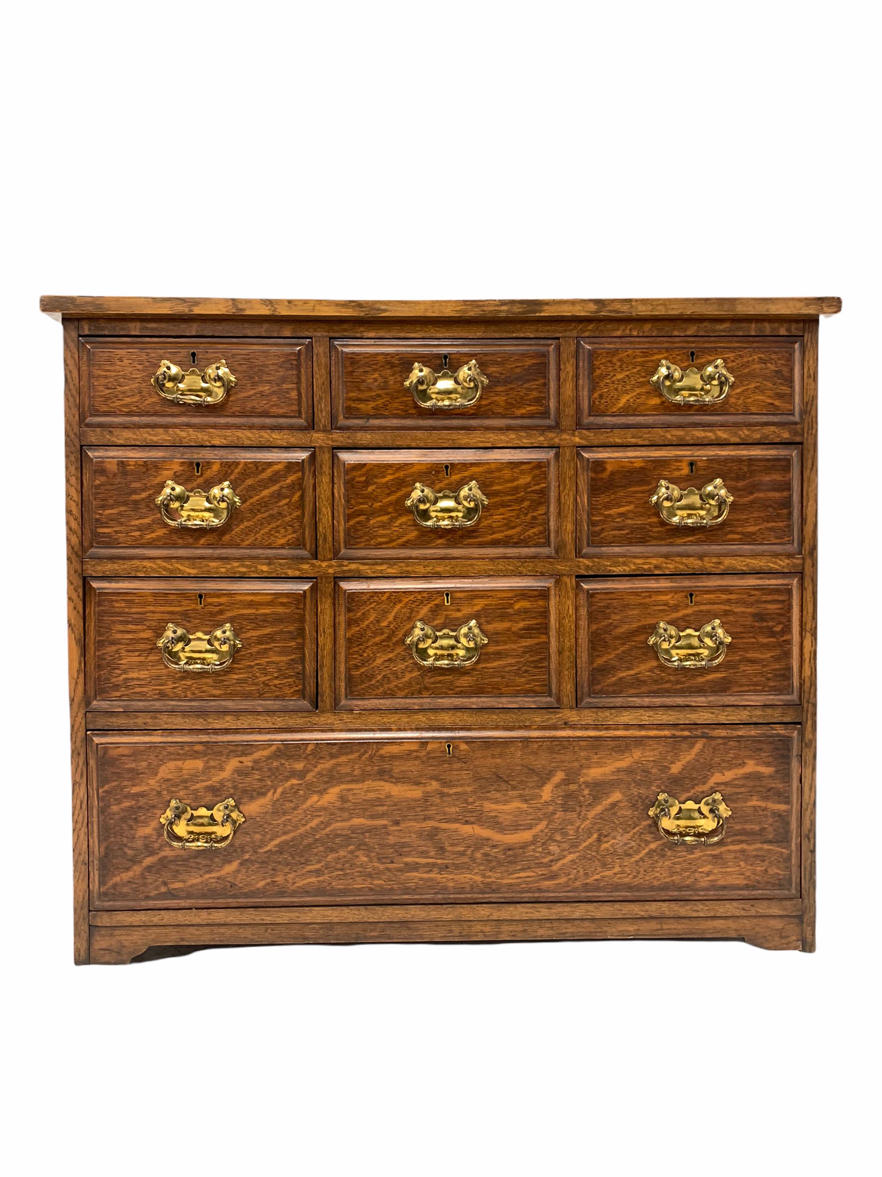 18th century style oak chest of drawers - Image 2 of 2
