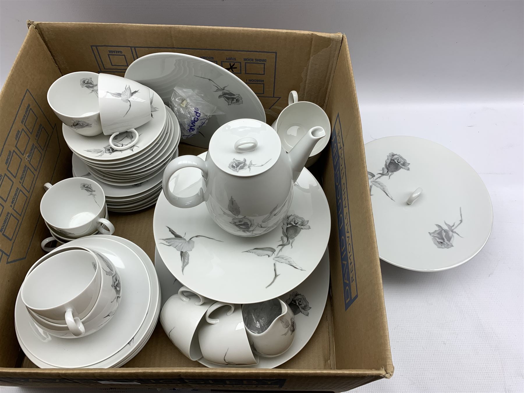 German dinner service by Raymond Loewy in the Jet Rose pattern