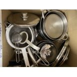 Quantity of kitchen sauce pans