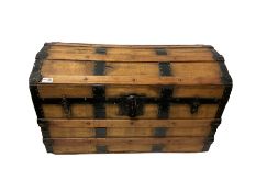 Pine dome top trunk