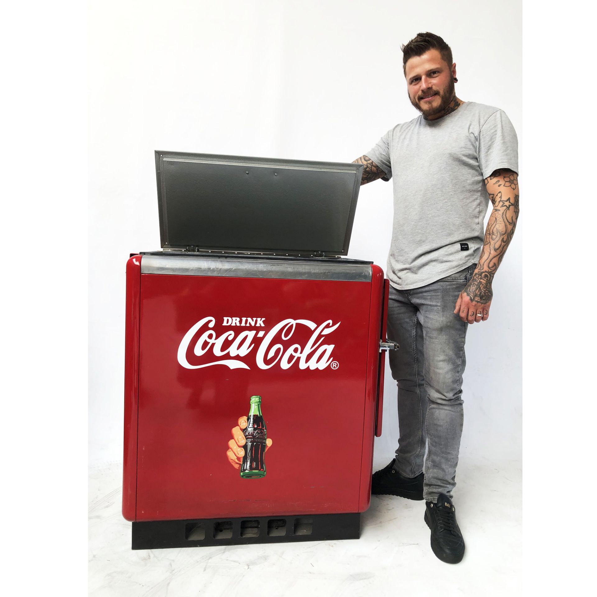 Original Coca-Cola Cooler with Top and Side Access - Image 2 of 7