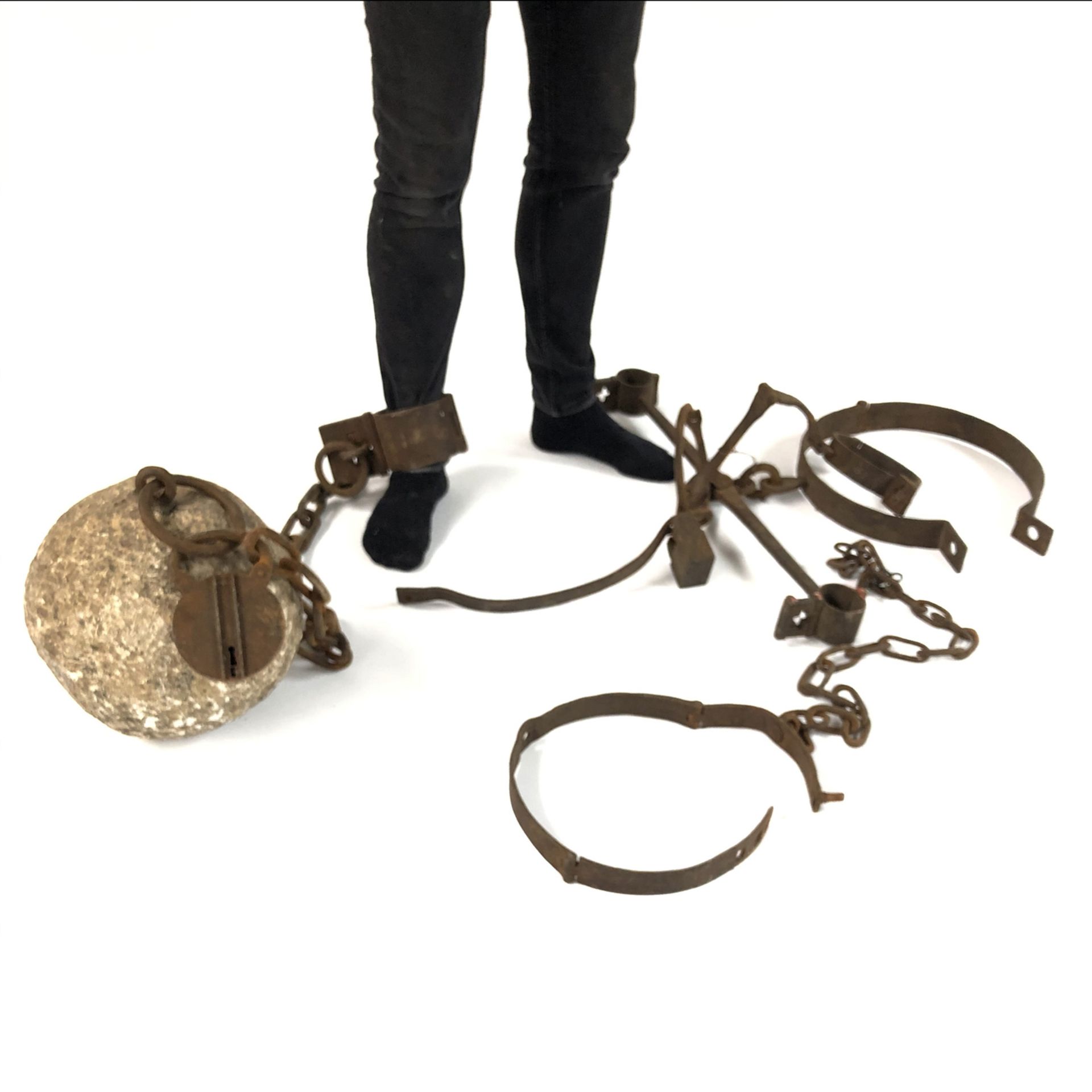Antique Medieval Shackles ca. 1700 - Image 3 of 3